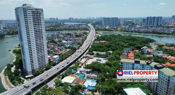 Modern condominium developments in Phnom Penh illustrating developer risk and off-plan property investment in Cambodia in 2026